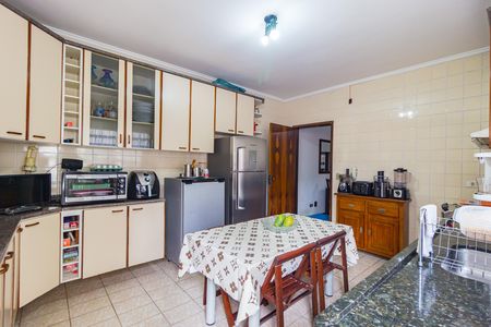 Casa à venda com 360m², 4 quartos e 6 vagas Casa à venda com 360m², 4 quartos e 6 vagasCozinha