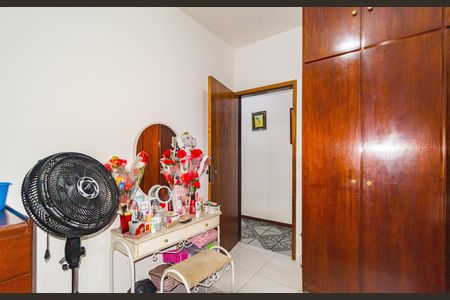 Casa à venda com 360m², 4 quartos e 6 vagas Casa à venda com 360m², 4 quartos e 6 vagasQuarto 2