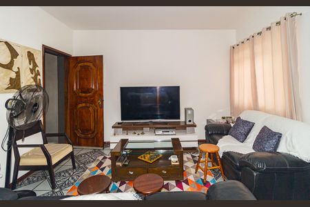 Casa à venda com 360m², 4 quartos e 6 vagas Casa à venda com 360m², 4 quartos e 6 vagasSala