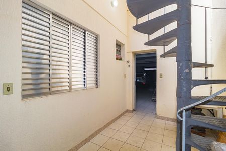 Casa à venda com 360m², 4 quartos e 6 vagas Casa à venda com 360m², 4 quartos e 6 vagasÁrea de Serviço