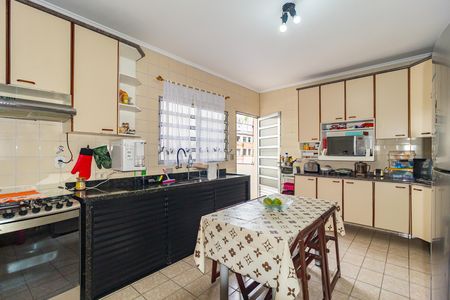Casa à venda com 360m², 4 quartos e 6 vagas Casa à venda com 360m², 4 quartos e 6 vagasCozinha