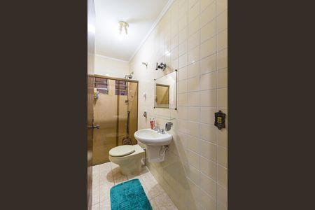 Casa à venda com 360m², 4 quartos e 6 vagas Casa à venda com 360m², 4 quartos e 6 vagasBanheiro - Social