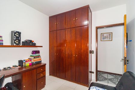 Casa à venda com 360m², 4 quartos e 6 vagas Casa à venda com 360m², 4 quartos e 6 vagasQuarto 1