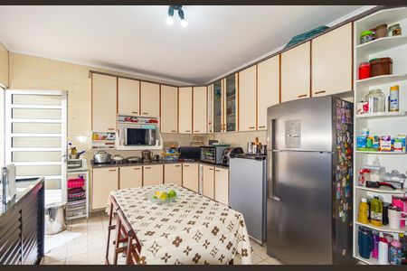 Casa à venda com 360m², 4 quartos e 6 vagas Casa à venda com 360m², 4 quartos e 6 vagasCozinha