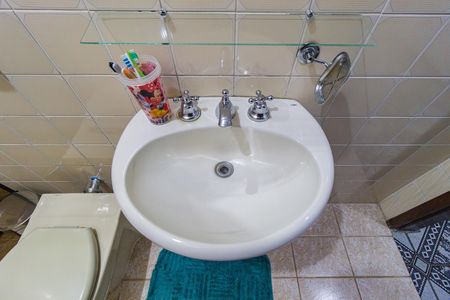 Casa à venda com 360m², 4 quartos e 6 vagas Casa à venda com 360m², 4 quartos e 6 vagasDetalhe Banheiro - Social