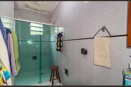 Casa à venda com 360m², 4 quartos e 6 vagas Casa à venda com 360m², 4 quartos e 6 vagasBanheiro - Suíte