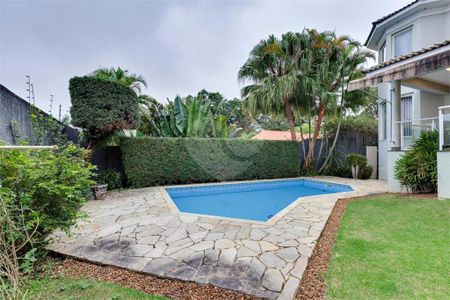 Casa à venda com 4 quartos, 450m² em Interlagos, São Paulo