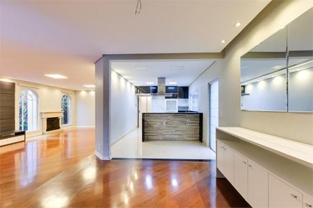 Casa à venda com 4 quartos, 450m² em Interlagos, São Paulo