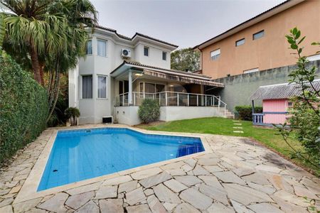 Casa à venda com 4 quartos, 450m² em Interlagos, São Paulo