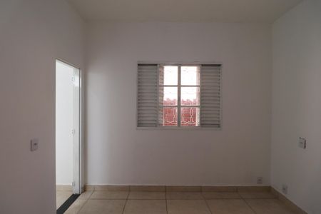 Casa para alugar com 80m², 3 quartos e 2 vagasQuarto 2