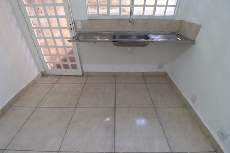 Cozinha  de casa para alugar com 3 quartos, 80m² em Parque dos Pinus, Ribeirão Preto