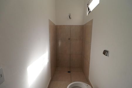 Banheiro suite  de casa para alugar com 3 quartos, 80m² em Parque dos Pinus, Ribeirão Preto