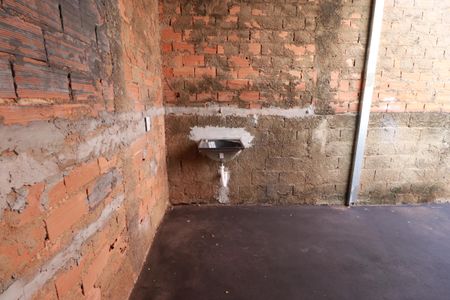 Área de serviço  de casa para alugar com 3 quartos, 80m² em Parque dos Pinus, Ribeirão Preto