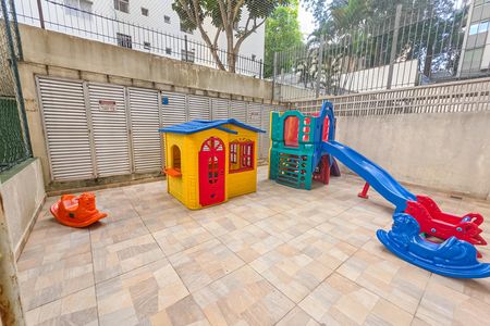 Apartamento à venda com 97m², 2 quartos e 1 vaga Apartamento à venda com 97m², 2 quartos e 1 vagaÁrea comum - Playground