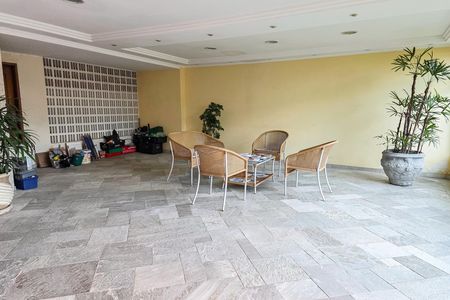 Apartamento à venda com 97m², 2 quartos e 1 vaga Apartamento à venda com 97m², 2 quartos e 1 vagaHall social