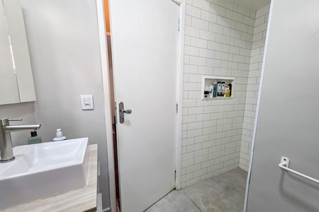 Apartamento à venda com 97m², 2 quartos e 1 vaga Apartamento à venda com 97m², 2 quartos e 1 vagaBanheiro