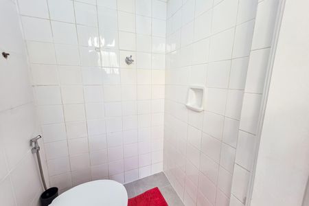 Apartamento à venda com 97m², 2 quartos e 1 vaga Apartamento à venda com 97m², 2 quartos e 1 vagaBanheiro de serviço