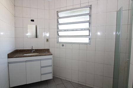 Casa para alugar com 194m², 3 quartos e 3 vagasBanheiro 1