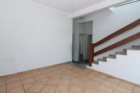 Casa para alugar com 3 quartos, 194m² em Jardim Hercilia, São Paulo