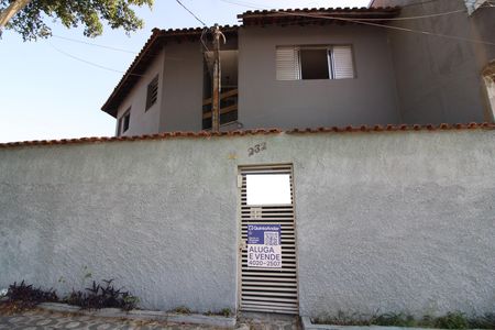Casa para alugar com 194m², 3 quartos e 3 vagasFachada