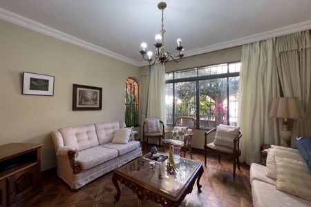 Casa à venda com 3 quartos, 220m² em Vila Deodoro, São Paulo