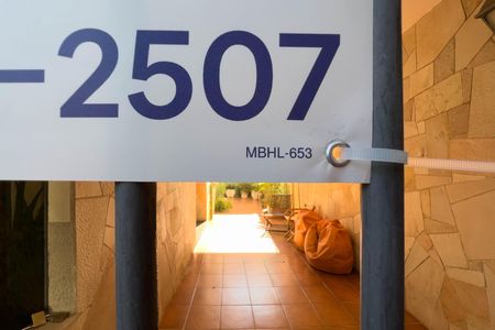 Placa MBHL-653 de casa à venda com 3 quartos, 220m² em Vila Deodoro, São Paulo