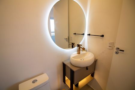 Apartamento para alugar com 46m², 2 quartos e 1 vaga Apartamento para alugar com 46m², 2 quartos e 1 vagaBanheiro