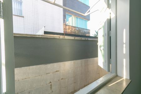 Casa à venda com 2 quartos, 300m² em Floresta, Belo Horizonte