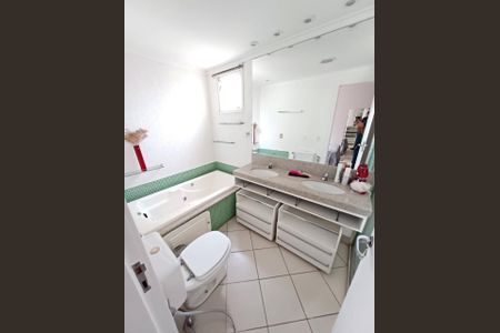 Banheiro de apartamento à venda com 3 quartos, 145m² em Setor Oeste, Goiânia