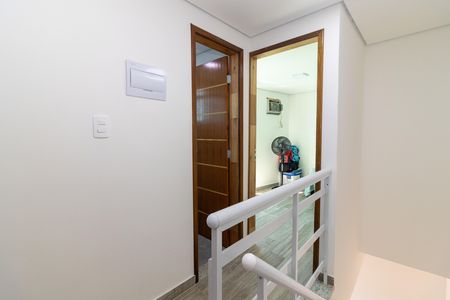 Casa para alugar com 85m², 2 quartos e 1 vaga Casa para alugar com 85m², 2 quartos e 1 vagaHall da Escada