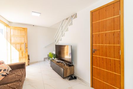 Sala de casa para alugar com 2 quartos, 85m² em Marechal Hermes, Rio de Janeiro