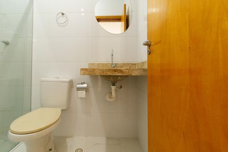 Banheiro de apartamento para alugar com 1 quarto, 33m² em Vila Gustavo, São Paulo