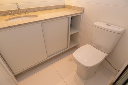 Banheiro de kitnet/studio para alugar com 1 quarto, 32m² em Jardim das Acacias, São Paulo