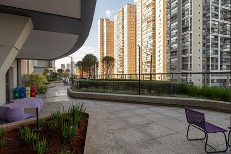 Área comum - Pátio de kitnet/studio para alugar com 1 quarto, 32m² em Jardim das Acacias, São Paulo