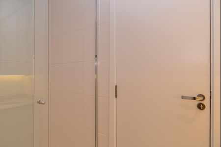Banheiro de kitnet/studio para alugar com 1 quarto, 32m² em Jardim das Acacias, São Paulo