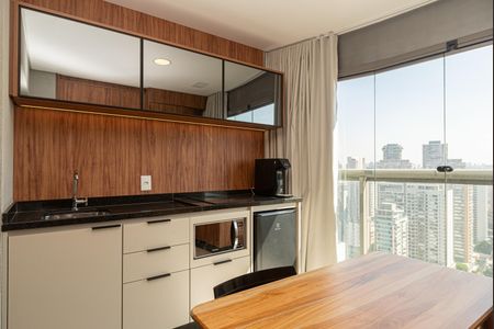 Kitnet/Studio para alugar com 1 quarto, 32m² em Jardim das Acacias, São Paulo