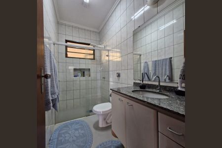 Banheiro de apartamento para alugar com 3 quartos, 112m² em Jardim Irajá, Ribeirão Preto