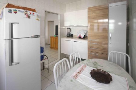 Casa à venda com 90m², 2 quartos e 2 vagas
