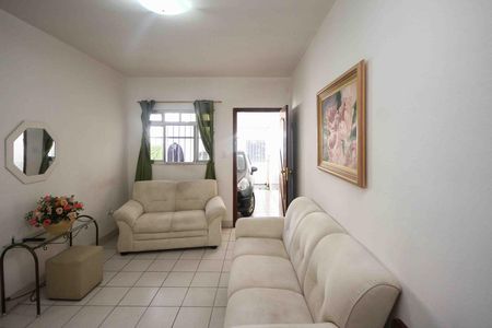 Casa à venda com 90m², 2 quartos e 2 vagas