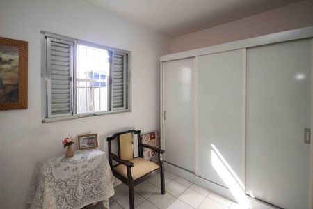 Casa à venda com 90m², 2 quartos e 2 vagas