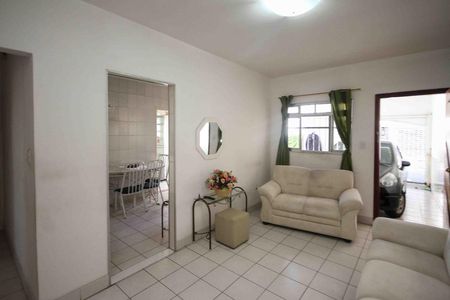 Casa à venda com 90m², 2 quartos e 2 vagas