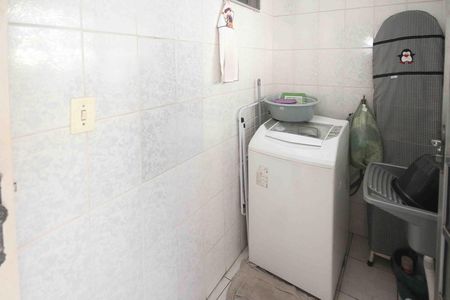 Casa à venda com 90m², 2 quartos e 2 vagas