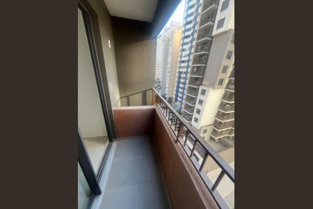 Apartamento à venda com 28m², 1 quarto e 1 vaga Apartamento à venda com 28m², 1 quarto e 1 vagaVaranda