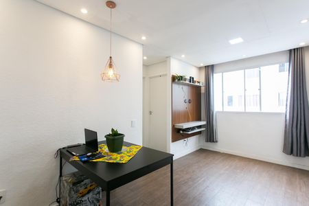 Sala  de apartamento para alugar com 2 quartos, 43m² em Colônia (zona Leste), São Paulo