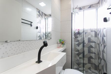 Banheiro  de apartamento à venda com 2 quartos, 43m² em Colônia (zona Leste), São Paulo