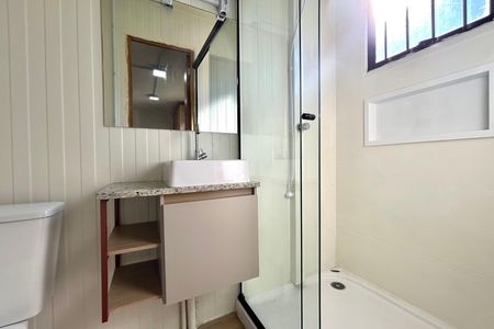 Banheiro de casa para alugar com 1 quarto, 15m² em Córrego Grande, Florianópolis