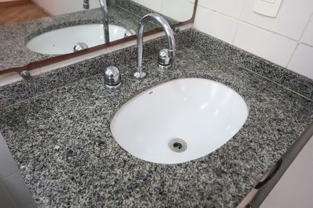 Apartamento à venda com 57m², 2 quartos e 2 vagas Apartamento à venda com 57m², 2 quartos e 2 vagasBanheiro da Suíte