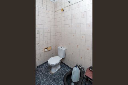 Banheiro de casa para alugar com 2 quartos, 142m² em Vila Mazzei, São Paulo