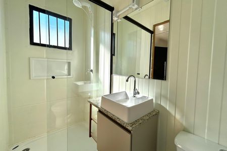 Banheiro  de casa para alugar com 1 quarto, 15m² em Córrego Grande, Florianópolis