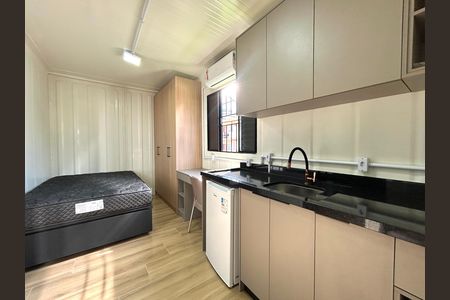 Studio  de casa para alugar com 1 quarto, 15m² em Córrego Grande, Florianópolis